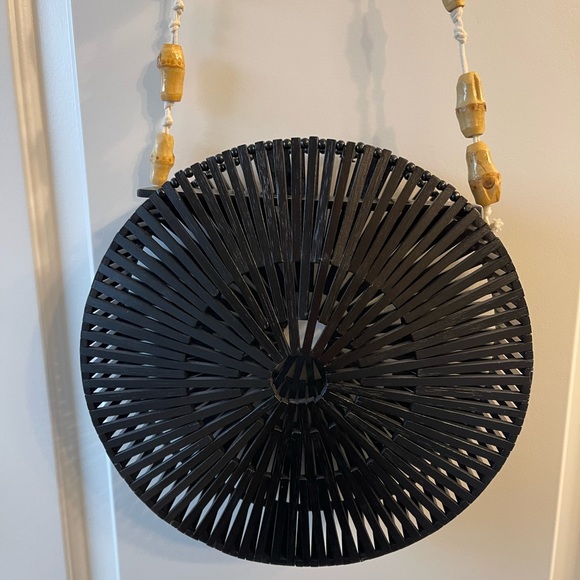 Wooden round purse with wooden beads - Picture 3 of 3